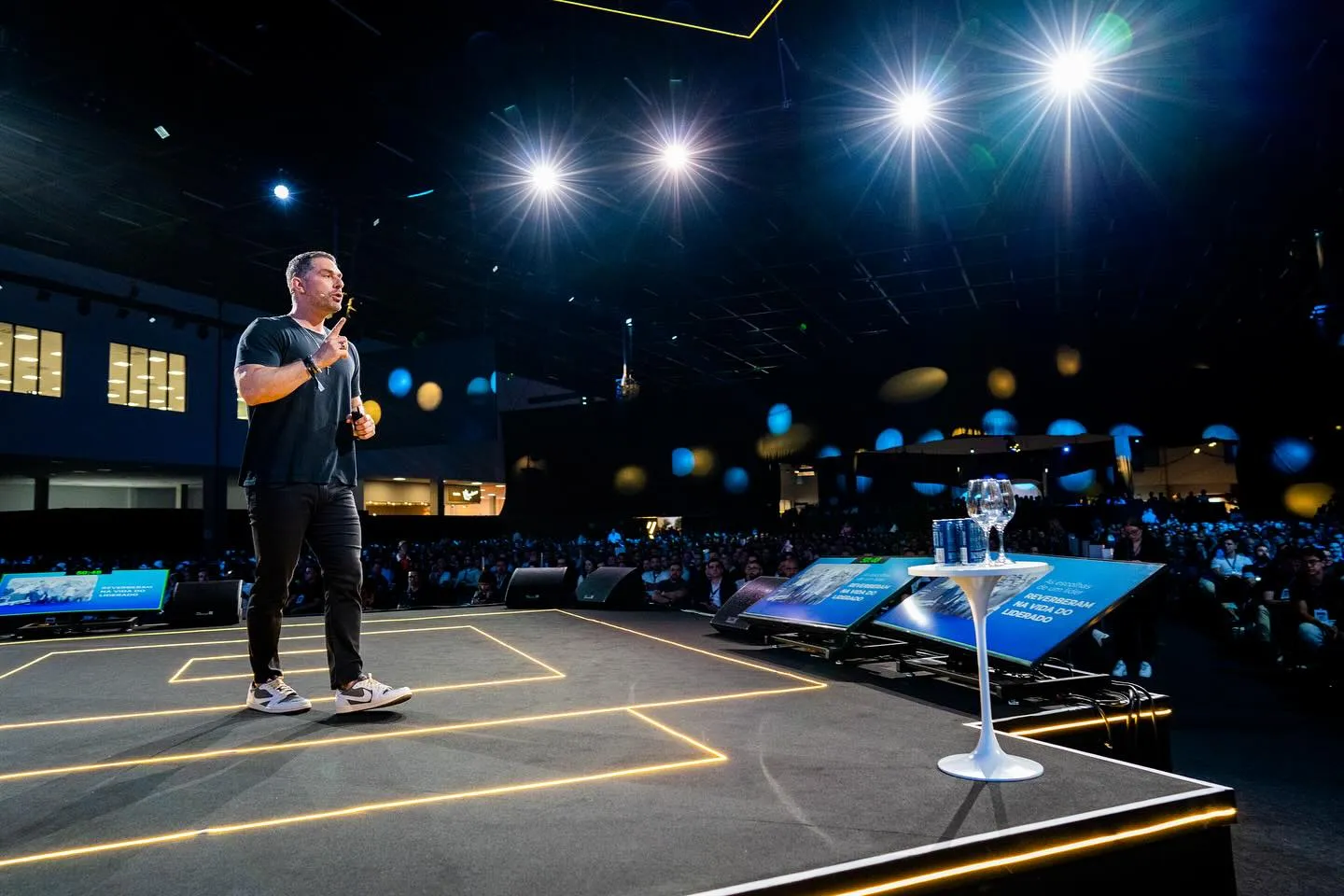 Marcelo Toledo palestrando